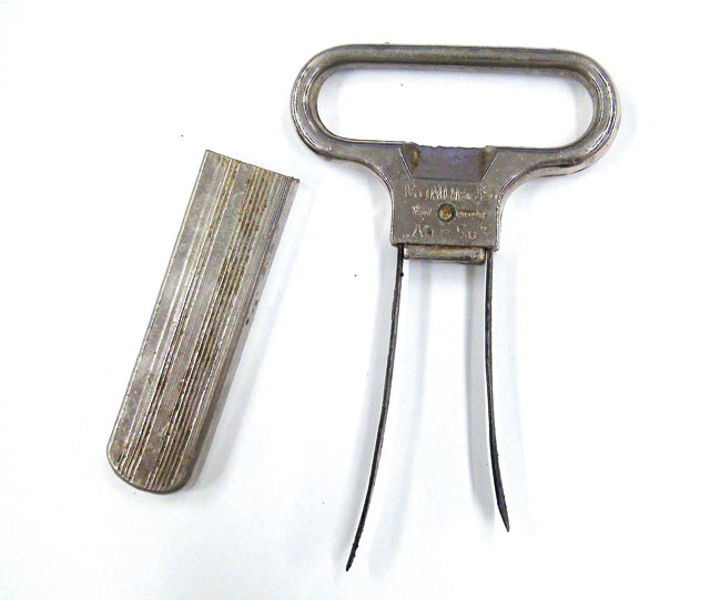 古いヴィンテージワインのコルクの抜栓、ワインの開け方について