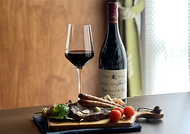 シャトーヌフ・デュ・パプ ア・ラ・グロワール・ドゥ・モン・グラン