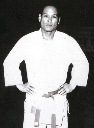 道上伯 氏