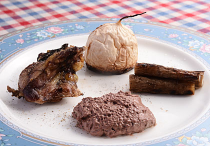 手前がスッポンの血のムースです